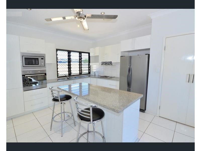 112 Riverview Drive, Burrum Heads QLD 4659