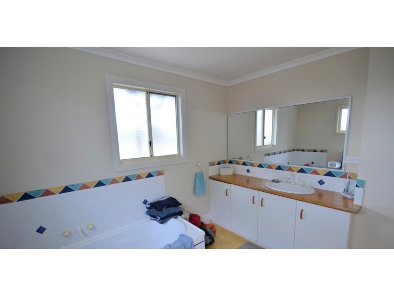 186 Pacific Haven Circuit, Pacific Haven QLD 4659