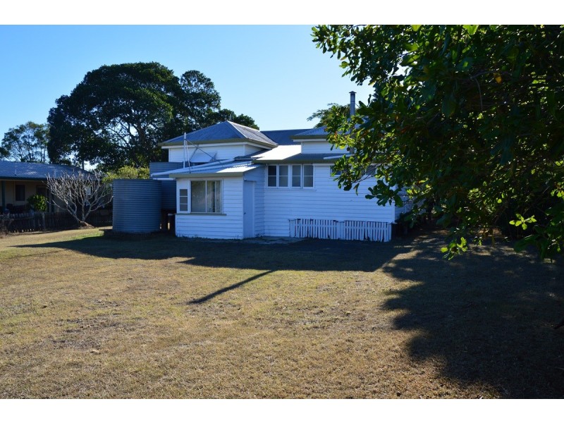 12 Crawford St, Torbanlea QLD 4662