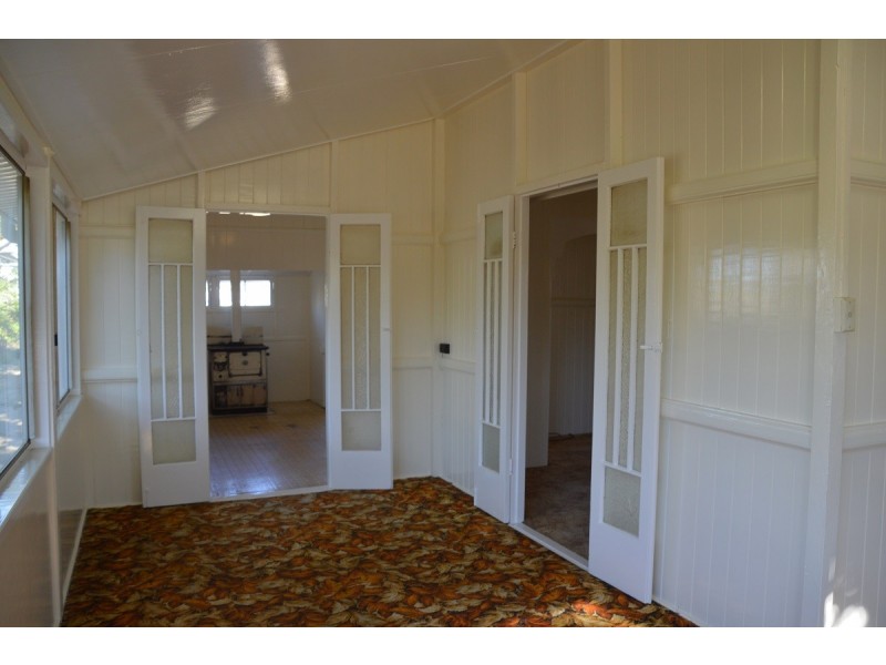 12 Crawford St, Torbanlea QLD 4662