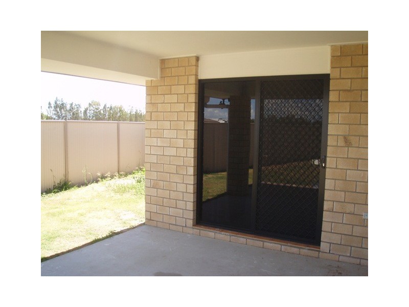 77 Beach Drive, Burrum Heads QLD 4659