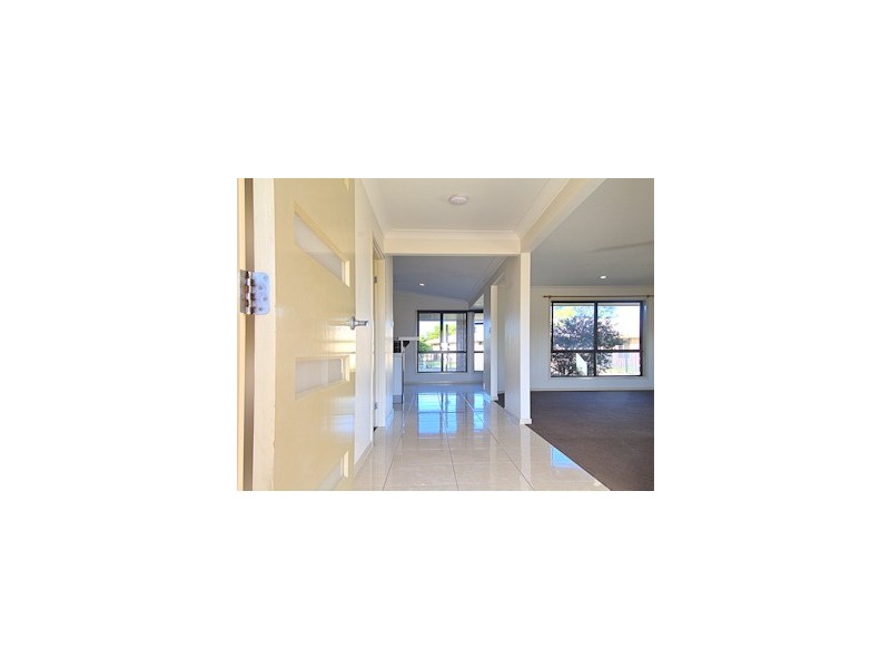 7 Sirenia Drive, Burrum Heads QLD 4659