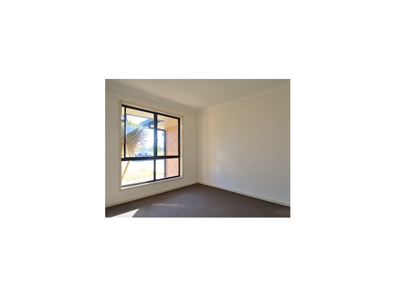 7 Sirenia Drive, Burrum Heads QLD 4659