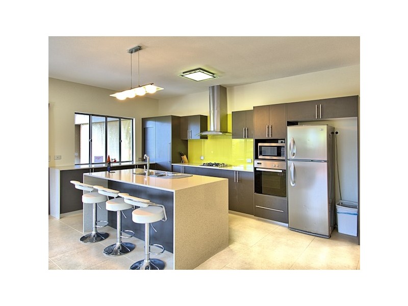 14 Traviston Way, Burrum Heads QLD 4659
