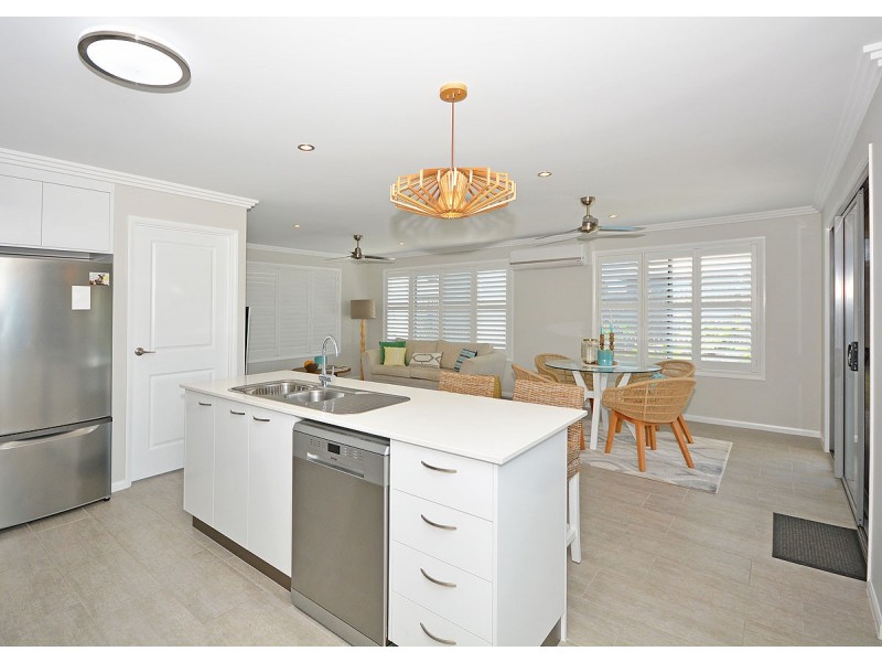 21 Honey Myrtle Close, Burrum Heads QLD 4659
