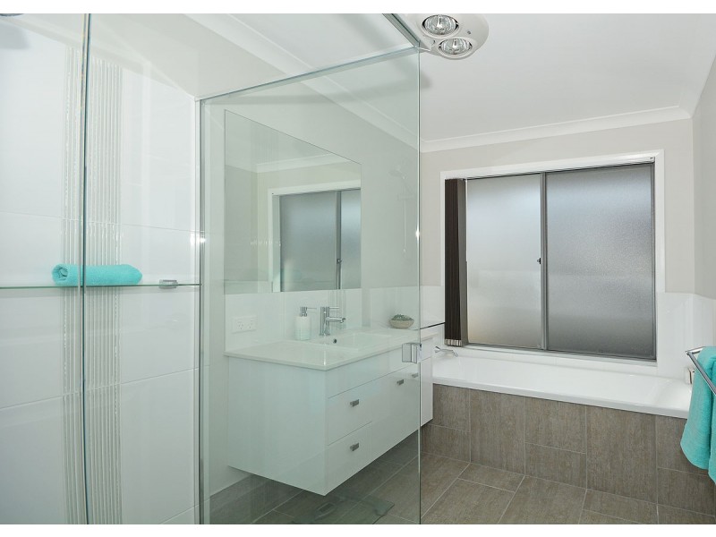 21 Honey Myrtle Close, Burrum Heads QLD 4659