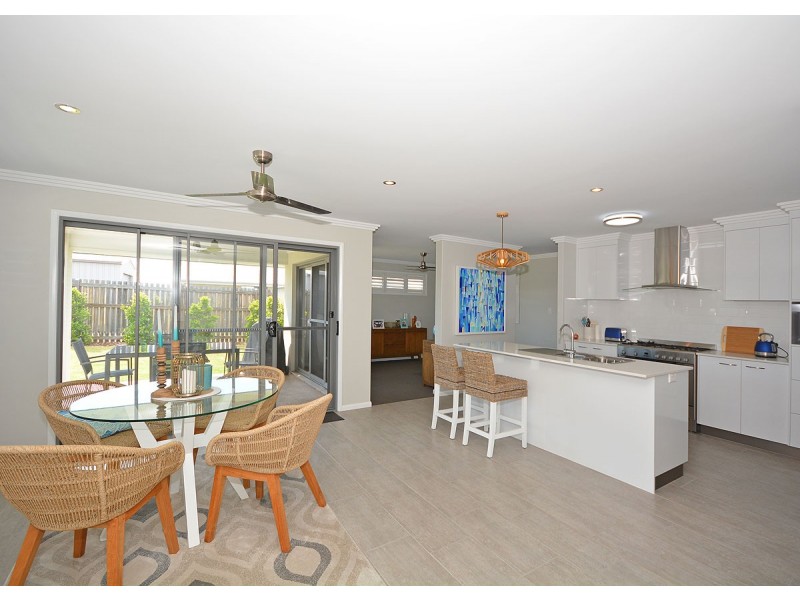 21 Honey Myrtle Close, Burrum Heads QLD 4659