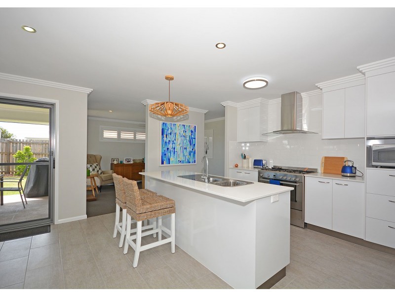 21 Honey Myrtle Close, Burrum Heads QLD 4659