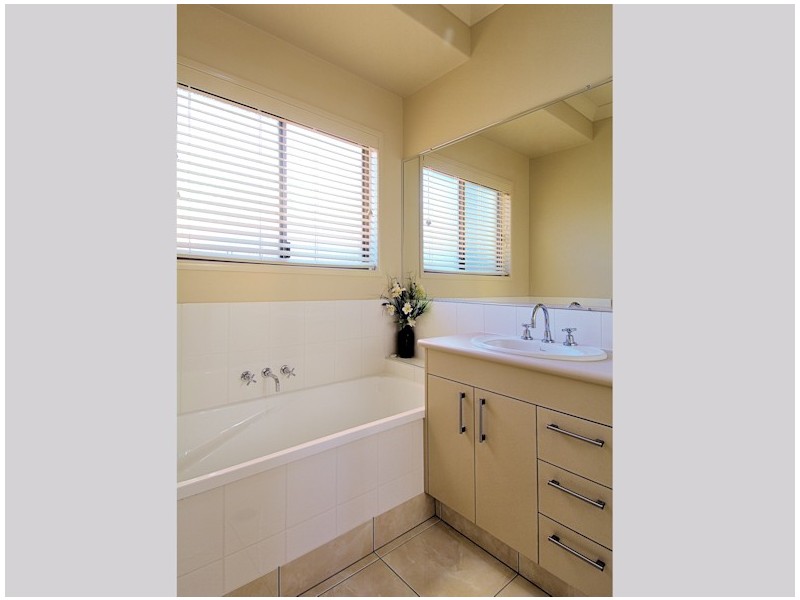 11 Tulipwood Drive, Burrum Heads QLD 4659