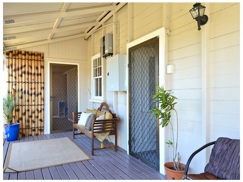 4-6 Charles St, Howard QLD 4659