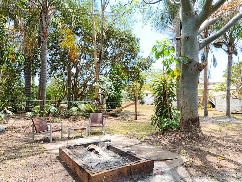 4-6 Charles St, Howard QLD 4659