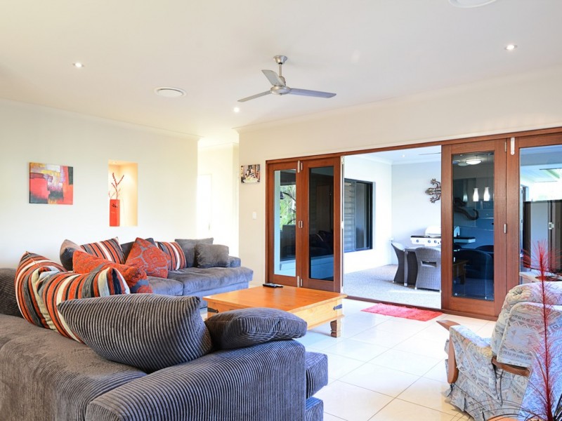 11 Brypat Close, Burrum Heads QLD 4659