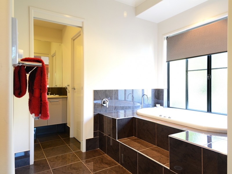 11 Brypat Close, Burrum Heads QLD 4659