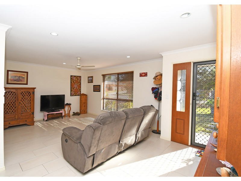 4 ELBOZ COURT, Burrum Heads QLD 4659