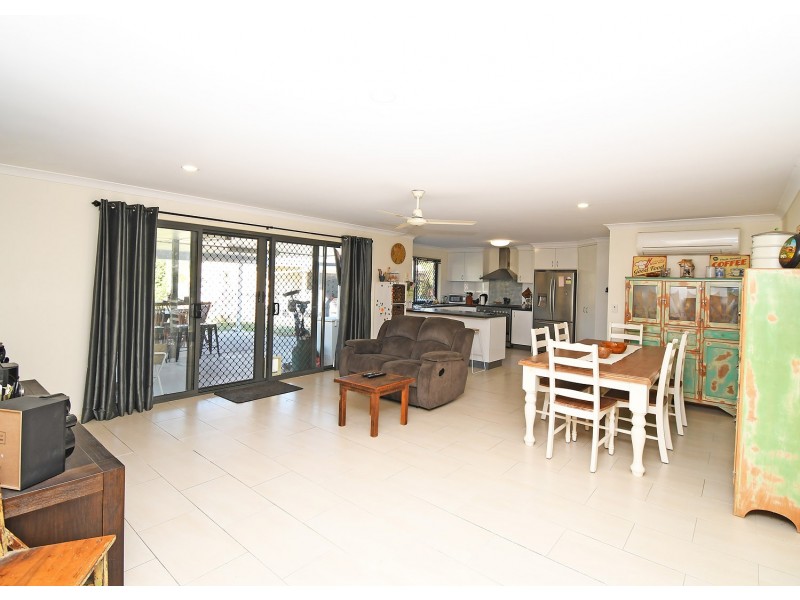 4 ELBOZ COURT, Burrum Heads QLD 4659