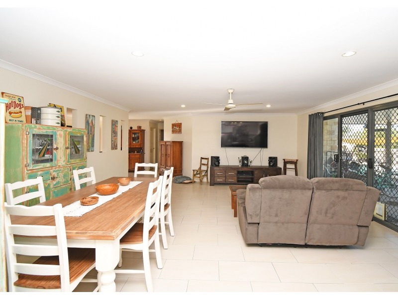 4 ELBOZ COURT, Burrum Heads QLD 4659