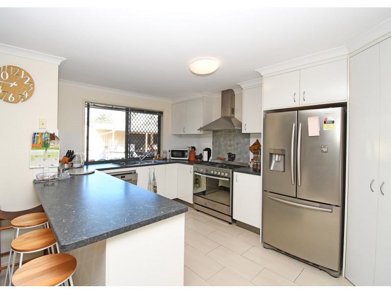 4 ELBOZ COURT, Burrum Heads QLD 4659