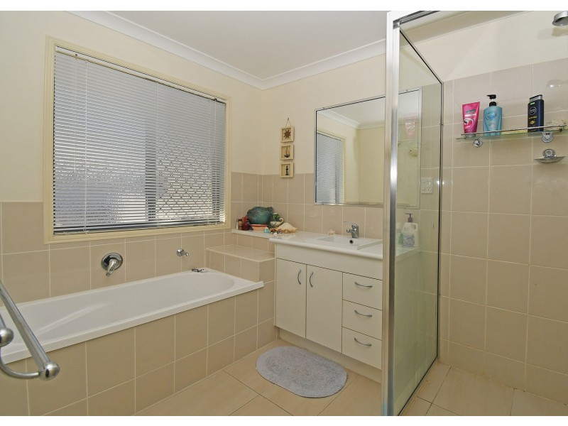 4 ELBOZ COURT, Burrum Heads QLD 4659