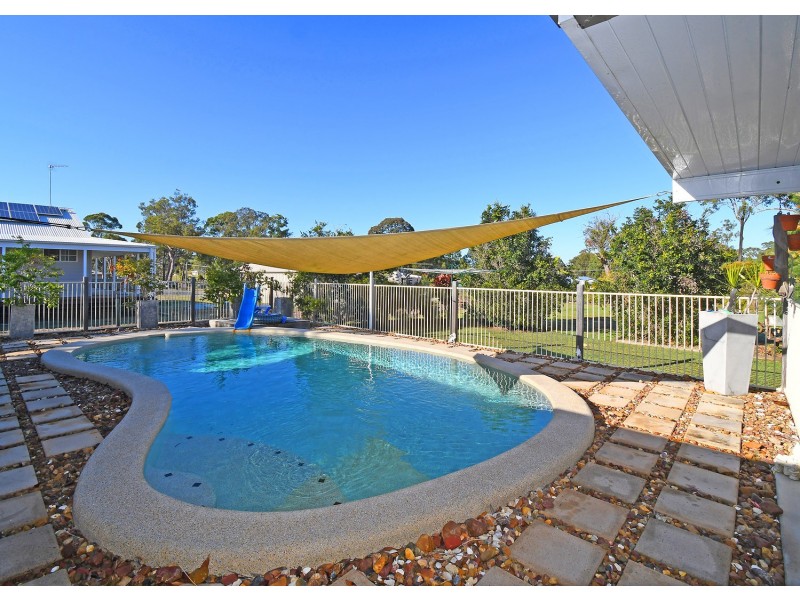 4 ELBOZ COURT, Burrum Heads QLD 4659