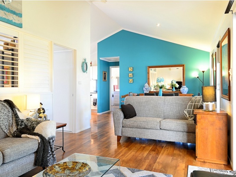 33 Beach Drive, Burrum Heads QLD 4659