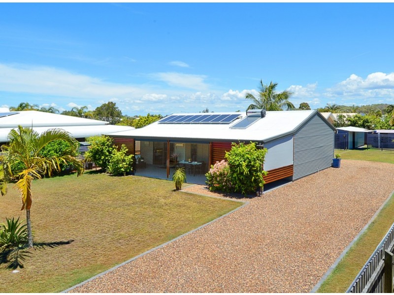 33 Beach Drive, Burrum Heads QLD 4659
