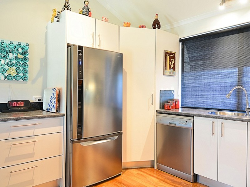 33 Beach Drive, Burrum Heads QLD 4659