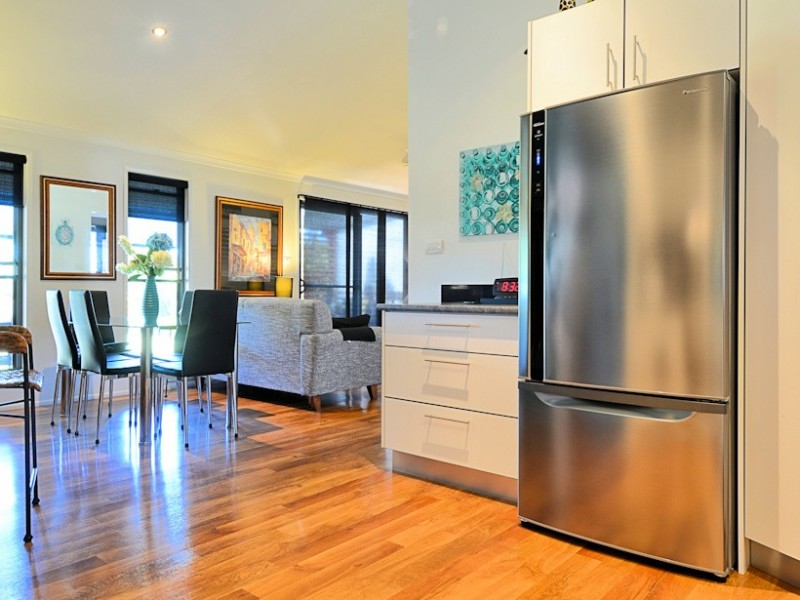 33 Beach Drive, Burrum Heads QLD 4659