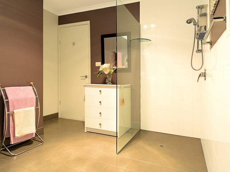 33 Beach Drive, Burrum Heads QLD 4659