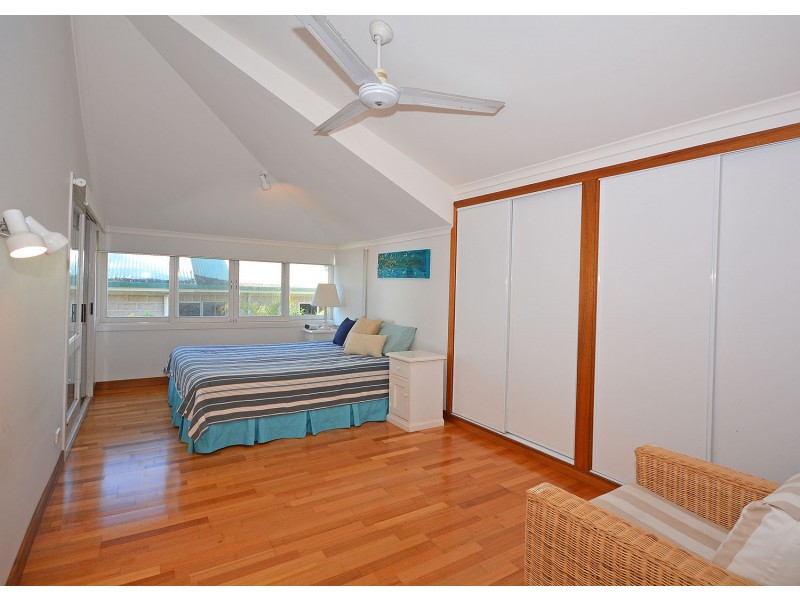 42 Esplanade, Burrum Heads QLD 4659