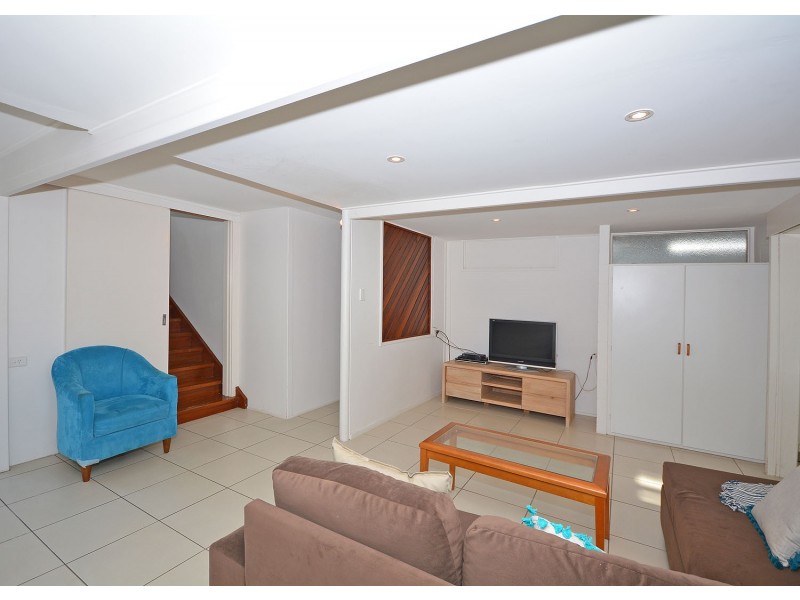 42 Esplanade, Burrum Heads QLD 4659