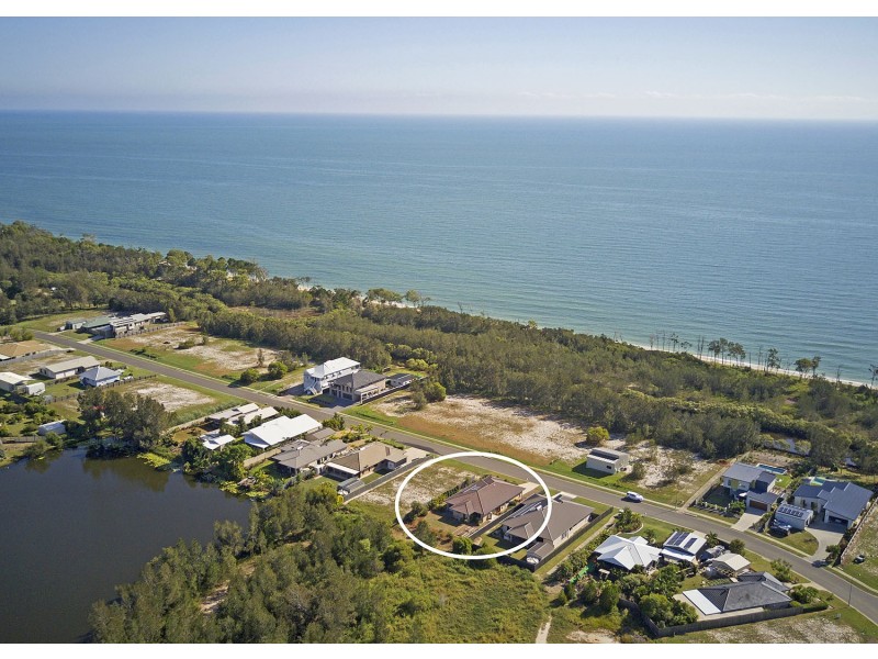 67 Beach Drive, Burrum Heads QLD 4659