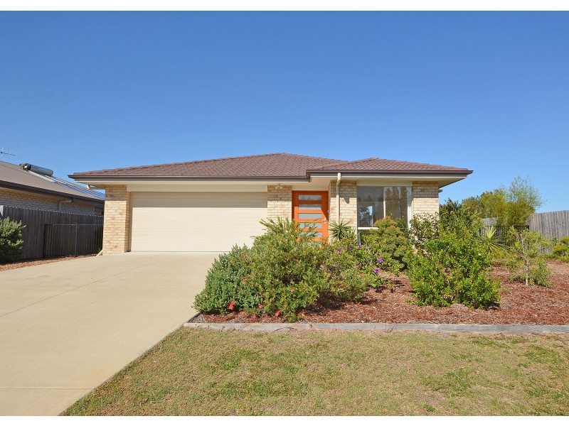 67 Beach Drive, Burrum Heads QLD 4659