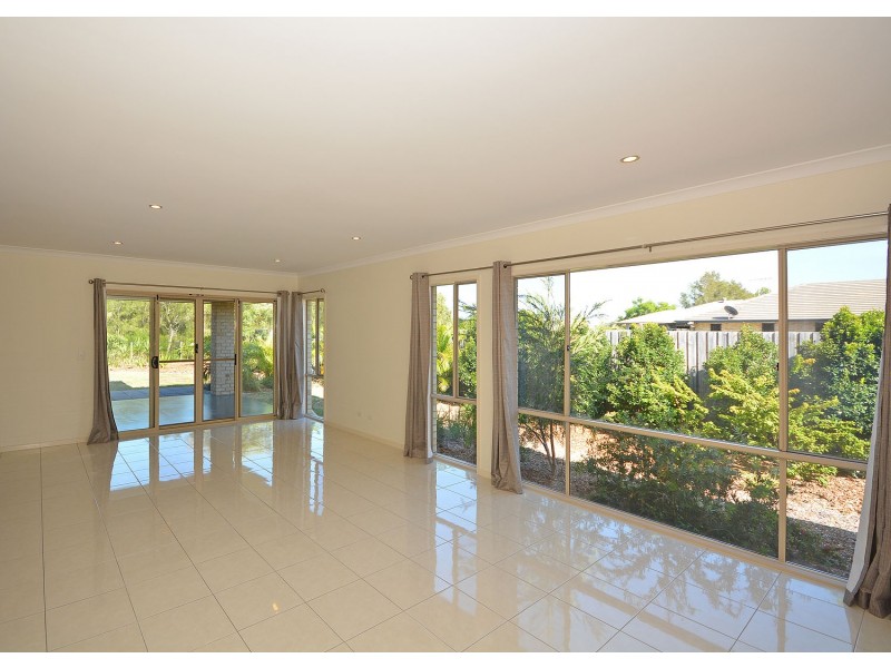 67 Beach Drive, Burrum Heads QLD 4659