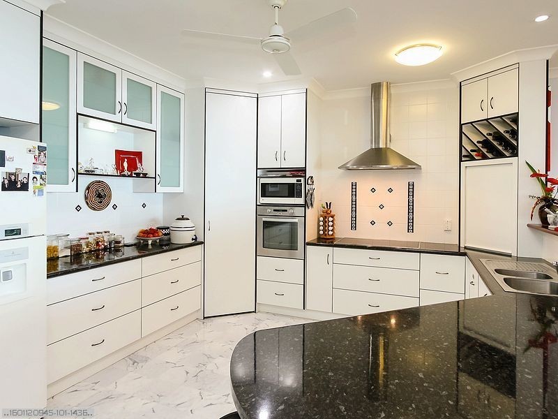 2/58 Burrum Street, Burrum Heads QLD 4659
