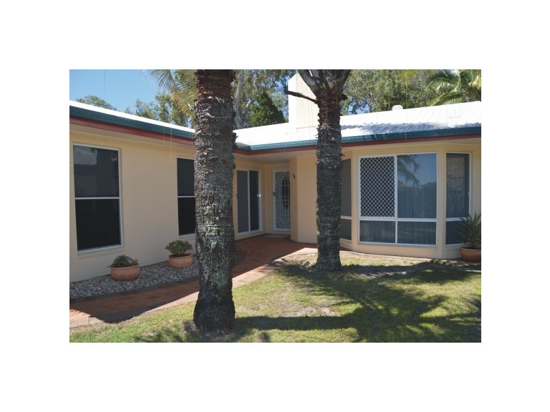 120 Kingfisher Pde, Toogoom QLD 4655