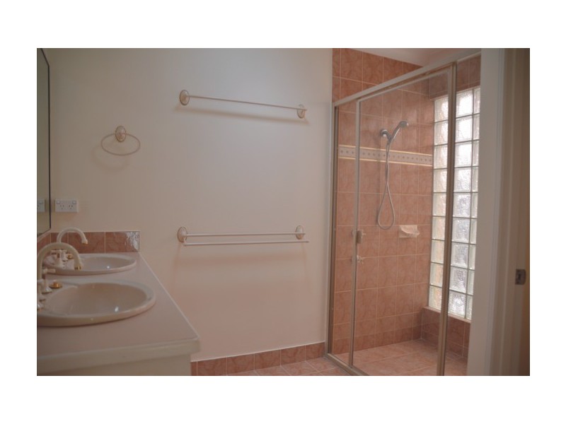 120 Kingfisher Pde, Toogoom QLD 4655