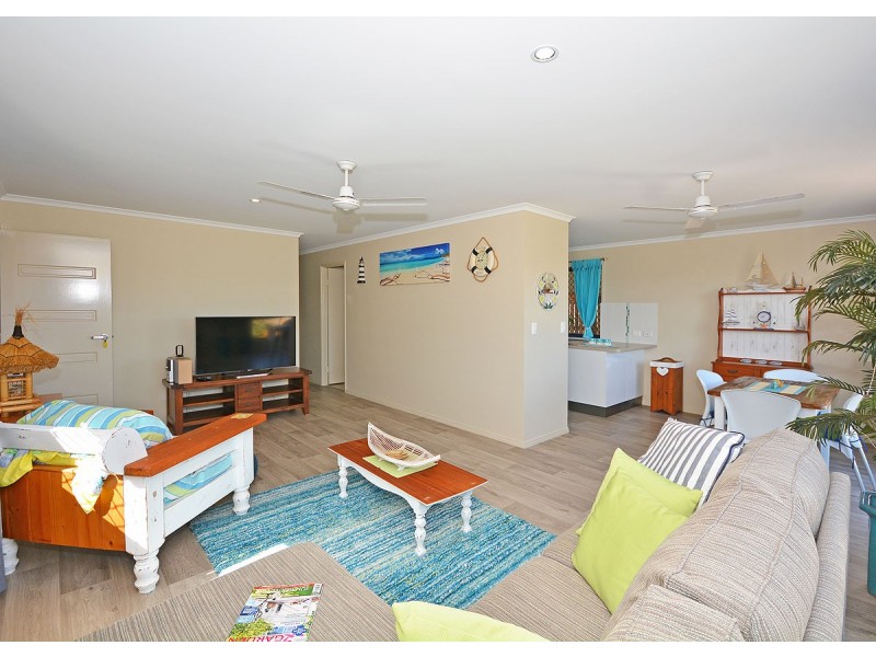 19 Lakes Boulevard, Burrum Heads QLD 4659