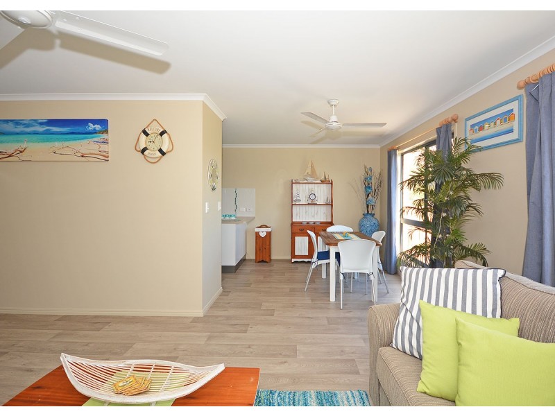 19 Lakes Boulevard, Burrum Heads QLD 4659