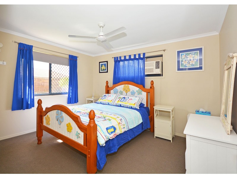 19 Lakes Boulevard, Burrum Heads QLD 4659