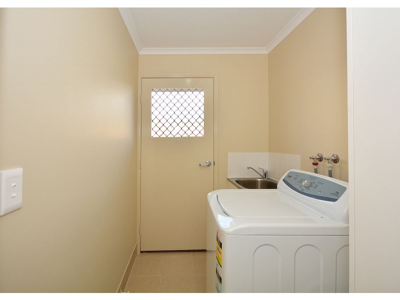 19 Lakes Boulevard, Burrum Heads QLD 4659