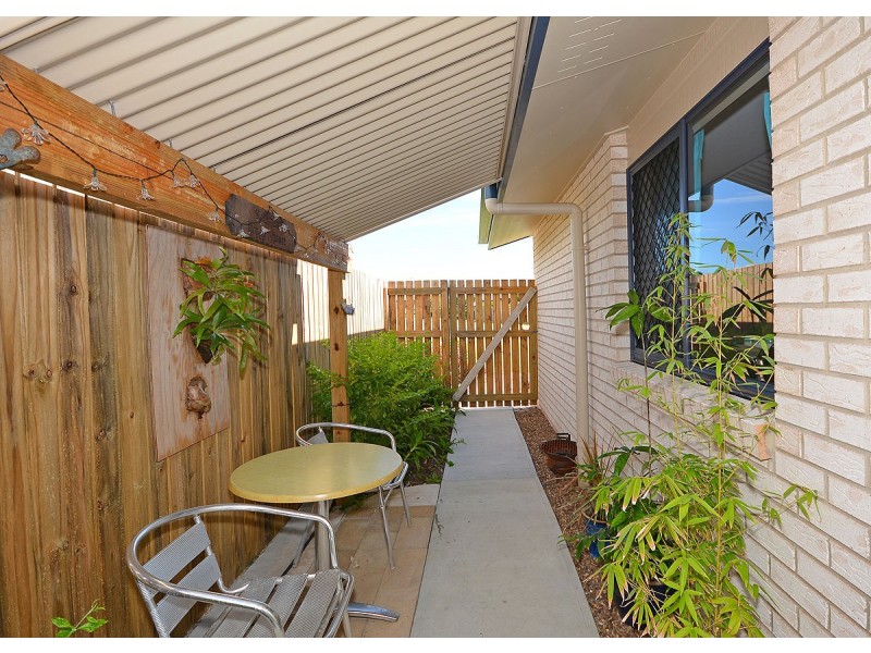 19 Lakes Boulevard, Burrum Heads QLD 4659