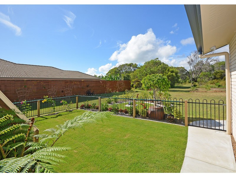 19 Lakes Boulevard, Burrum Heads QLD 4659