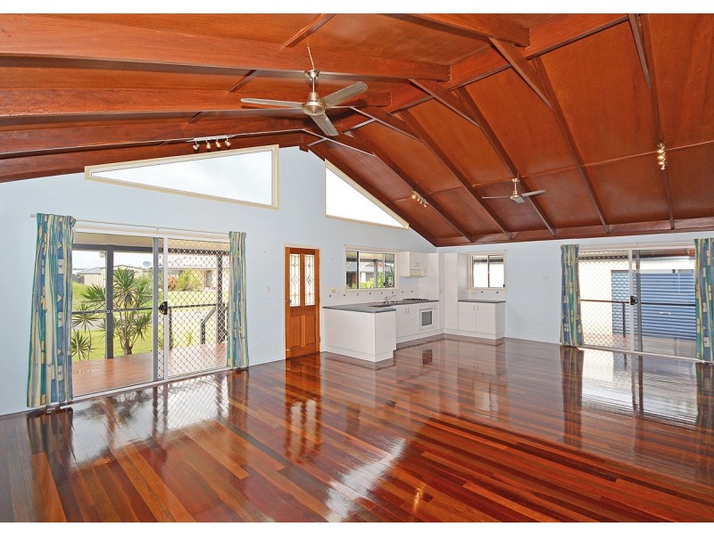 33 Sunrise Crescent, Burrum Heads QLD 4659