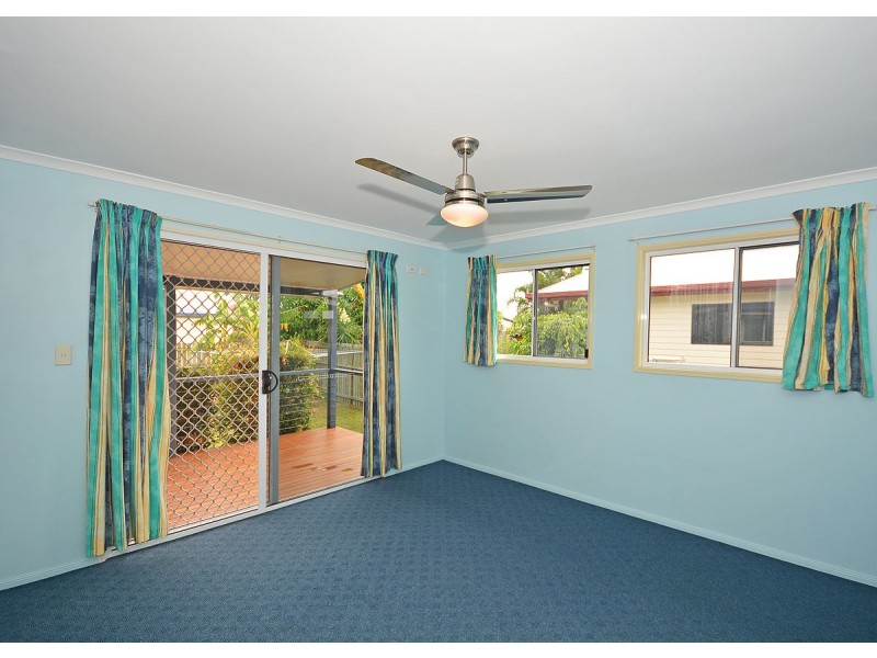 33 Sunrise Crescent, Burrum Heads QLD 4659