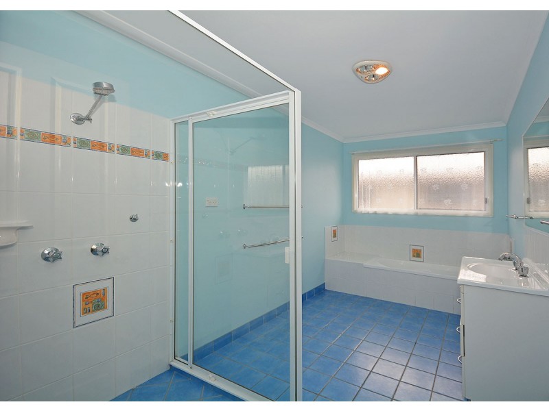 33 Sunrise Crescent, Burrum Heads QLD 4659