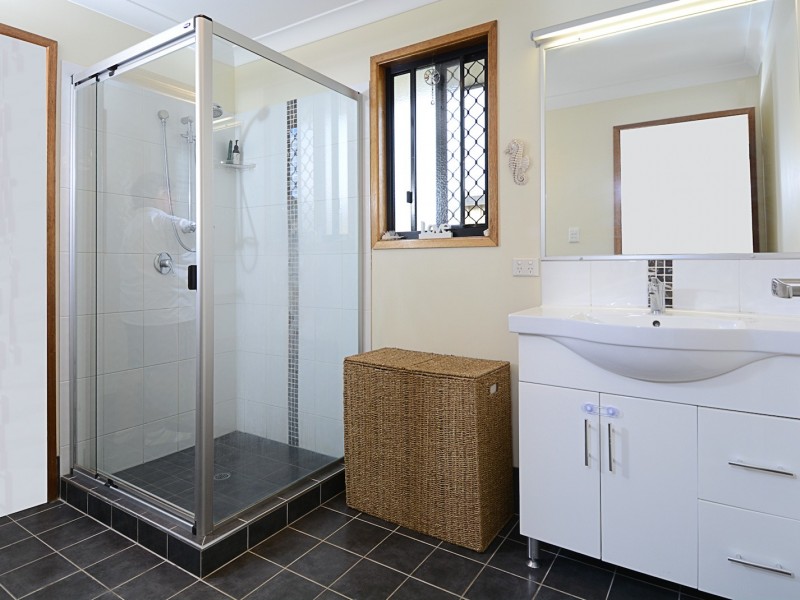 16 Lakeside Dr, Burrum Heads QLD 4659