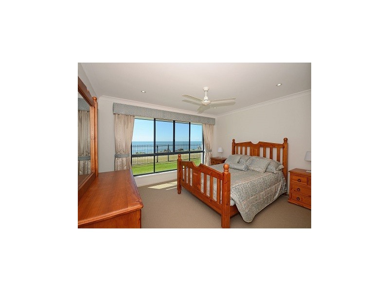 62 Kingfisher Pde, Toogoom QLD 4655