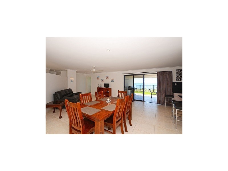 62 Kingfisher Pde, Toogoom QLD 4655