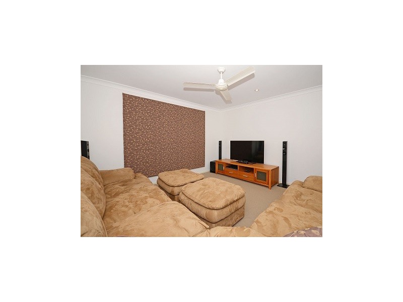 62 Kingfisher Pde, Toogoom QLD 4655