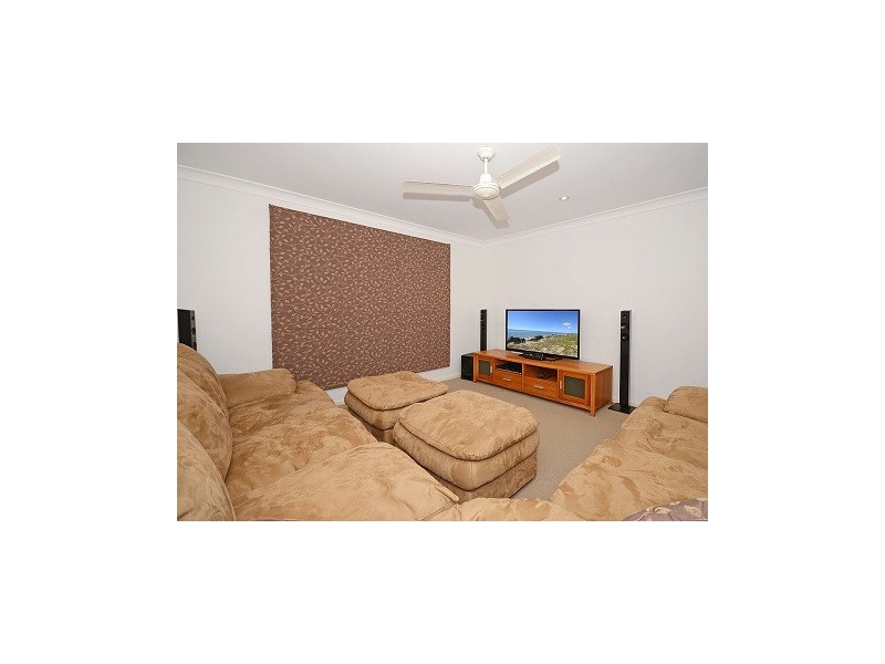 62 Kingfisher Pde, Toogoom QLD 4655